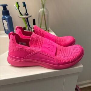 Womens APL Techloom Bliss sneakers
